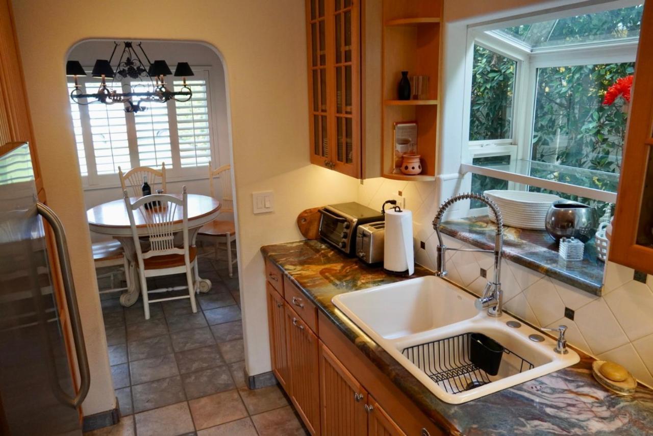 Cozy Family Hideaway, Sleeps 8, 4 Tv'S Yard, Shops Villa Simi Valley Exteriör bild