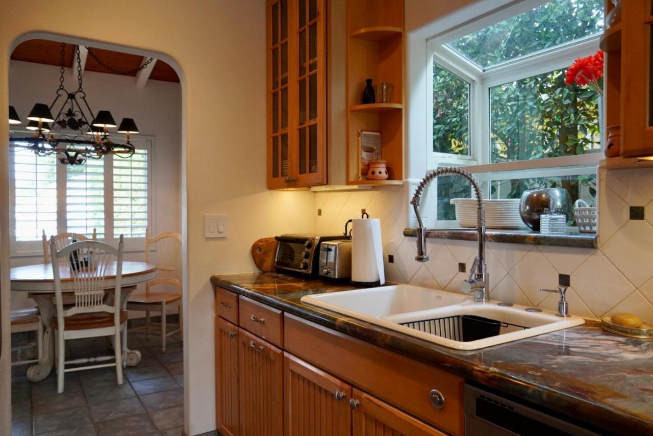 Cozy Family Hideaway, Sleeps 8, 4 Tv'S Yard, Shops Villa Simi Valley Exteriör bild